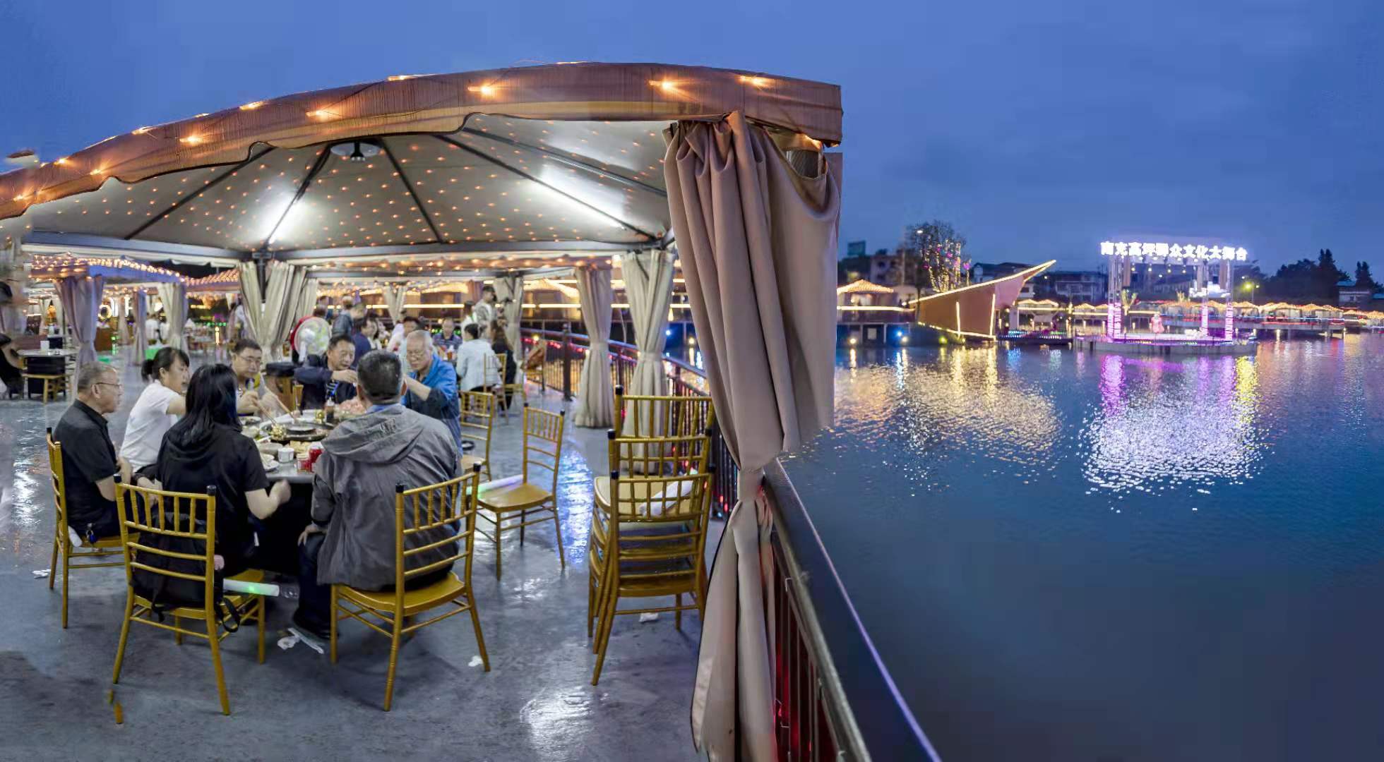 1624156334978050593.jpg 1624117985083039201.jpg